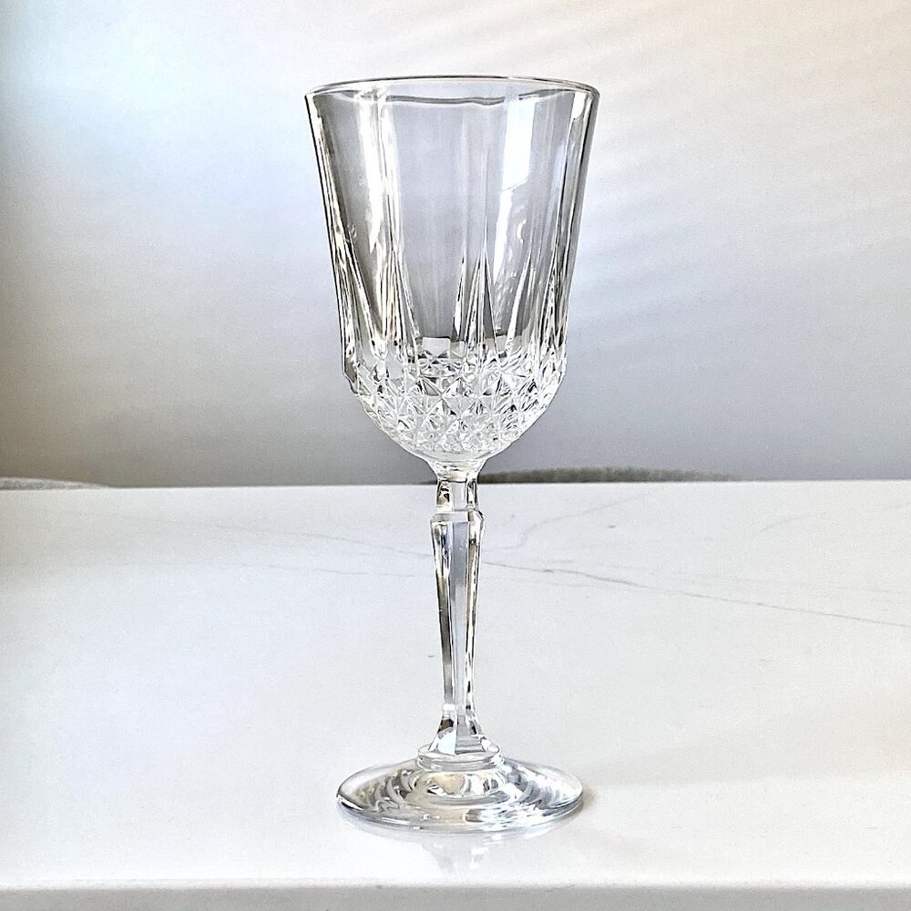 Set of 2 St. George American Heritage Pattern Cut Crystal Wine Glasses
